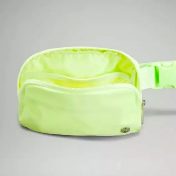 Lululemon Everywhere Belt Bag FADED ZAZ FZAP - Picture 3 of 16